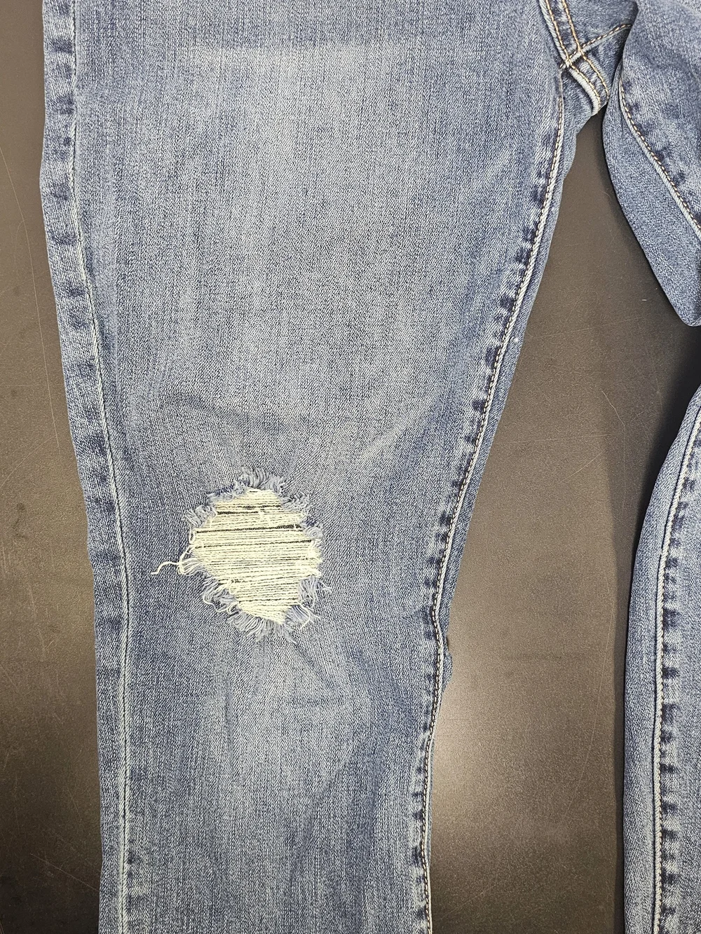KUT from the Kloth Men's Light Blue Slim Jeans